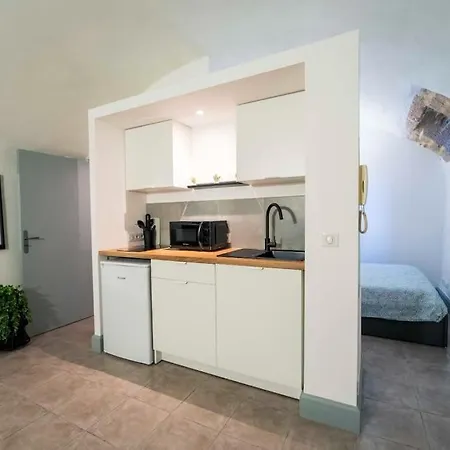 T2 Chateau Historique Apartment *